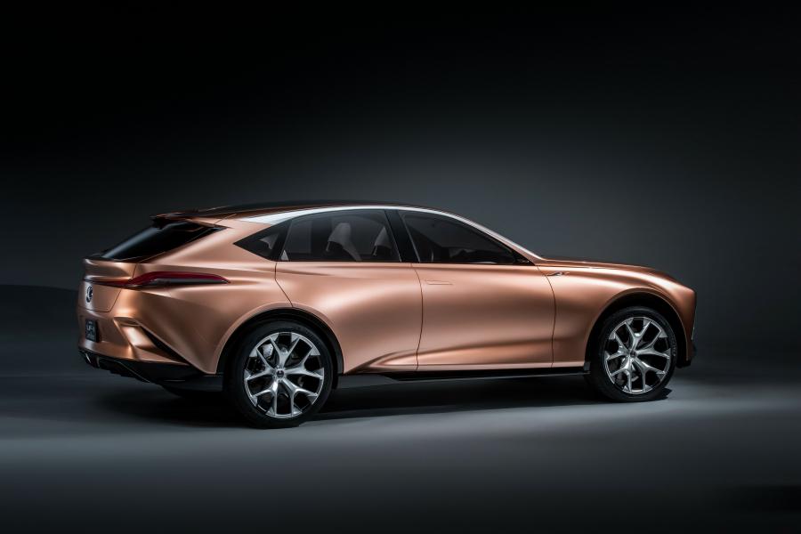  Lexus LF-1 Limitless 2018 года  (фото 16 из 72)